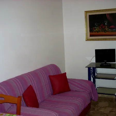 B&B Luxor